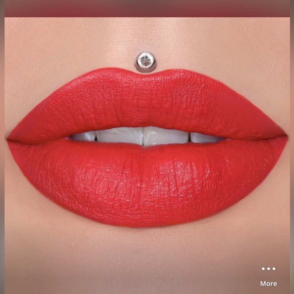 Jeffree Star Velvet Trap Lipstick
Cherry Soda